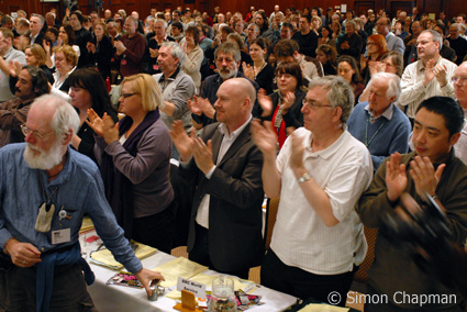 Picture of NUJ delegates applauding a speech by Alan Johnston